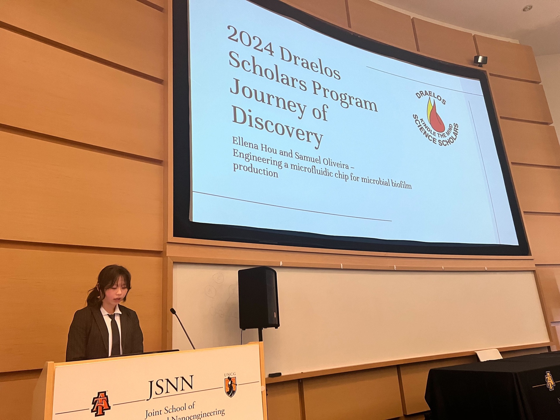  Dr. Oliveira Presents at NanoSIMST 2025